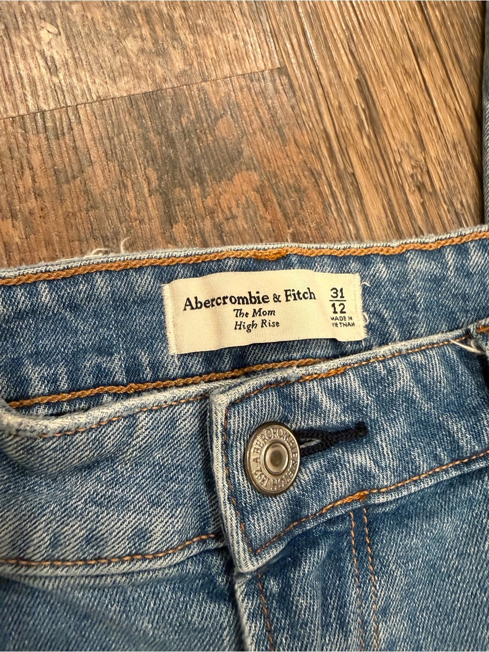 Abercrombie & Fitch Mom Jeans - 12/31